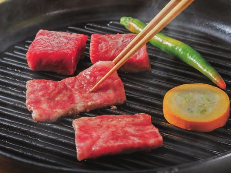 〈秋田かまくらミート〉お肉の宝石箱３段重 食べ比べ（47CLUB ×リンベル 30,000円コース掲載）