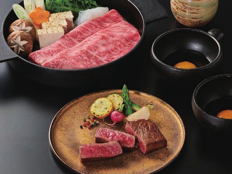 〈松阪まるよし〉松阪牛 すき焼・ロース芯ステーキセット（47CLUB ×リンベル 50,000円コース掲載）