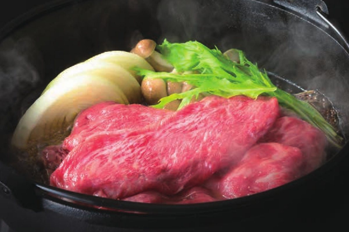 47CLUB ×リンベルの誌面より:ブランド牛やかにも