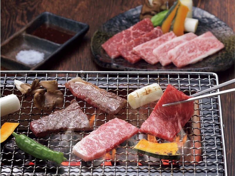 〈ミヤチク〉国産黒毛和牛 焼肉用（ア・ラ・グルメ 4,000円コース掲載）