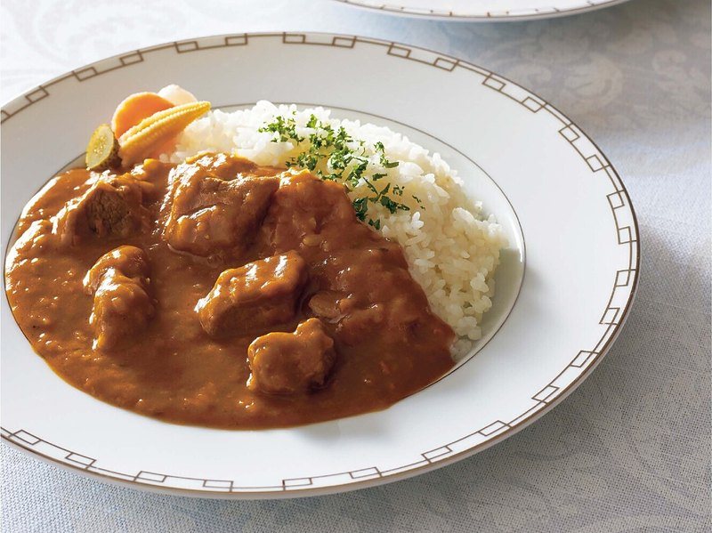 〈帝国ホテル〉カレー中辛と洋食セット（ア・ラ・グルメ 11,000円コース掲載）