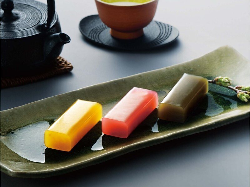 〈鶴屋八幡〉一口羊羹詰合せ（ア・ラ・グルメ 5,000円コース掲載）