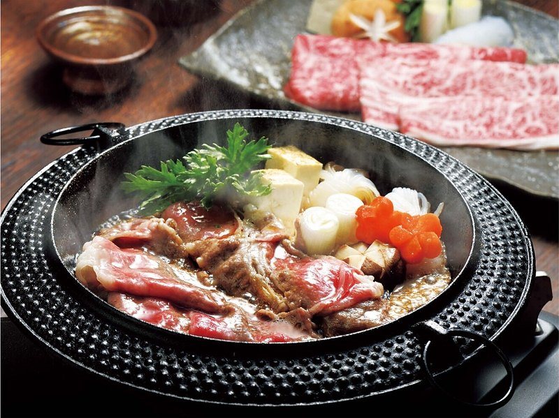 〈ミヤチク〉宮崎牛 すき焼用（ア・ラ・グルメ 5,000円コース掲載）