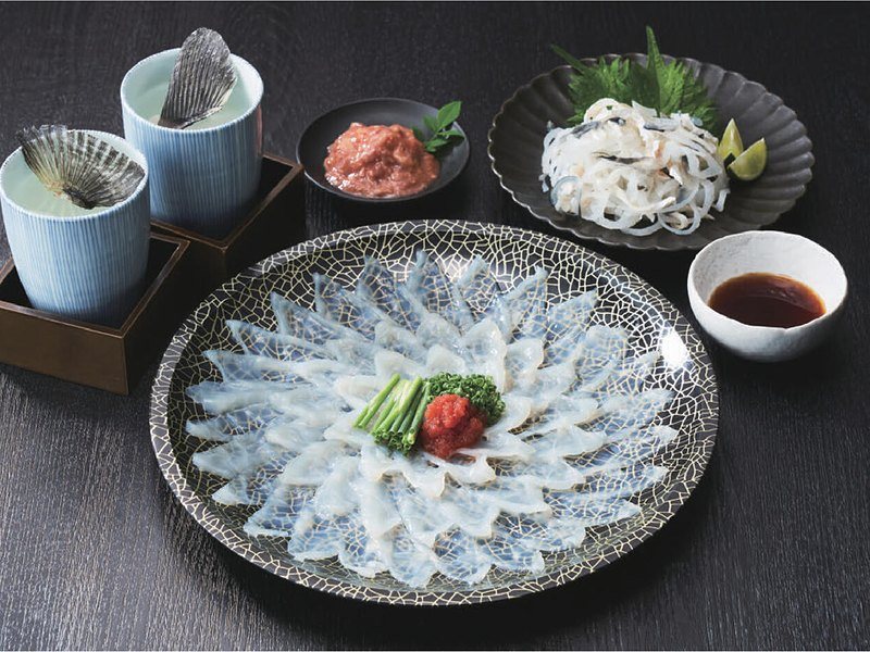 〈春帆楼〉とらふく刺しセット2人前（best Gourmet 16,000円コース掲載）