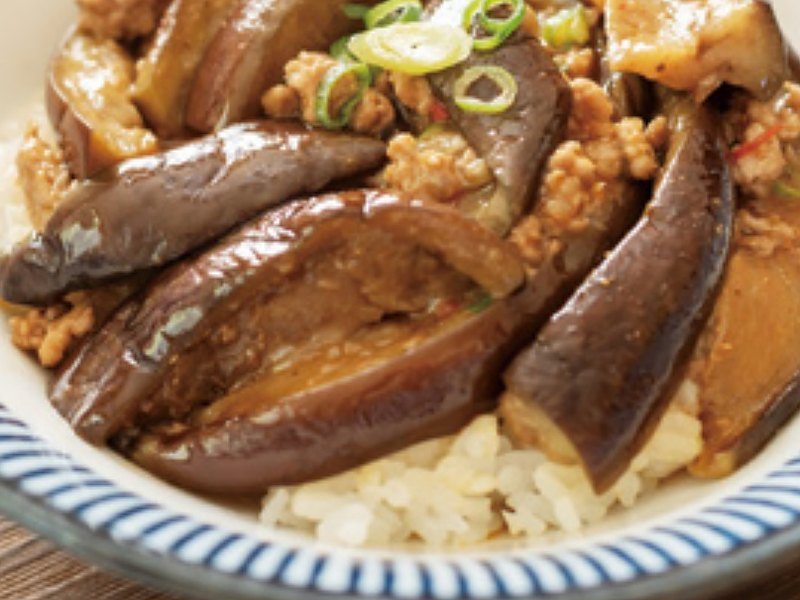〈8月の旬野菜〉スタミナナス丼（知多農家さんの食卓 16,000円コース掲載）
