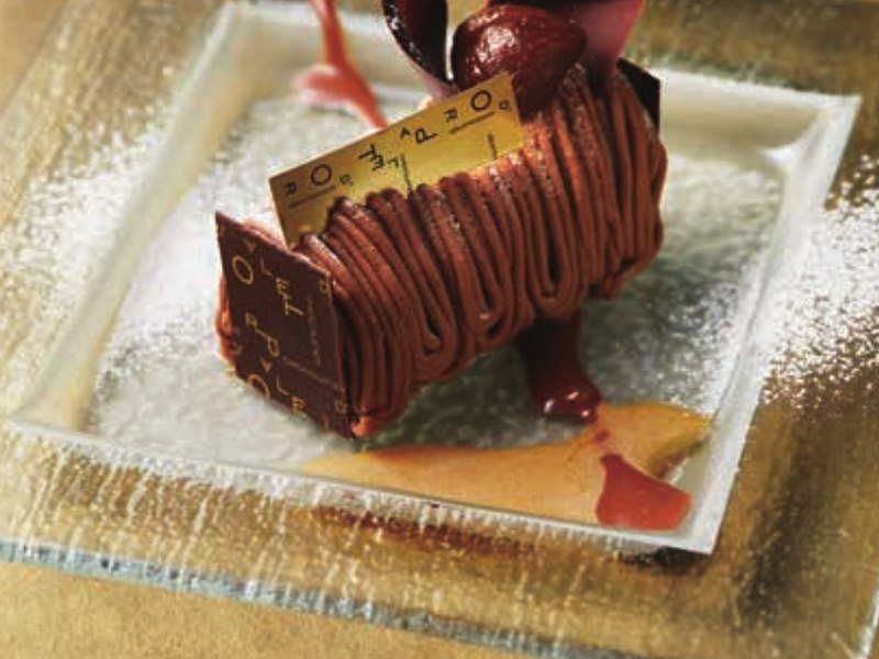 〈ショコラティエ パレドオール〉カフェペア（チャオ 5,900円コース掲載）