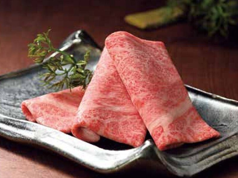 〈銀座吉澤〉国産黒毛和牛すき焼用（コロン 25,900円コース掲載）