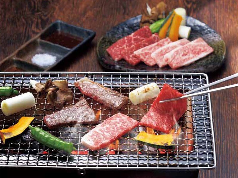 〈ミヤチク〉国産黒毛和牛焼肉用（コロン 3,400円コース掲載）