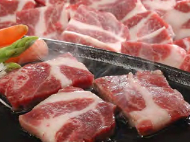 〈イベリコ豚（ベジョータ）〉一口ステーキ 約850g（えらべるブランド和牛 16,000円コース掲載）