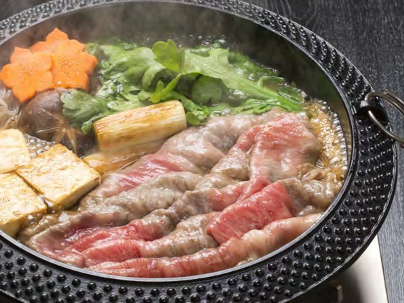 〈山形牛〉すき焼（モモ）約1400g（えらべるブランド和牛 26,000円コース掲載）