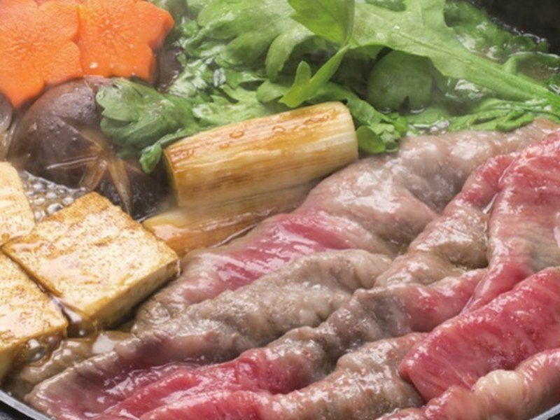 〈山形牛〉すき焼（モモ）約1650g（えらべるブランド和牛 31,000円コース掲載）