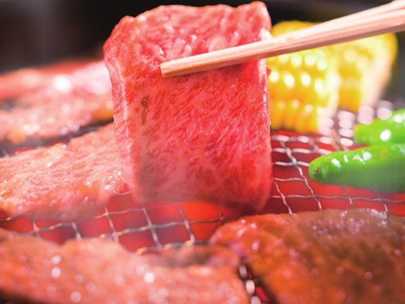 〈山形牛〉焼肉（モモ）約2400g（えらべるブランド和牛 51,000円コース掲載）