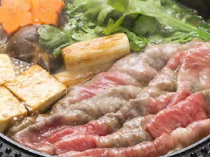〈神戸ビーフ〉すき焼（モモ・バラ）約350g（えらべるブランド和牛 9,000円コース掲載）
