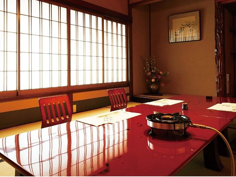 〈すき焼割烹日山〉ペアランチご利用券（選べるグルメ50選 20,000円コース掲載）