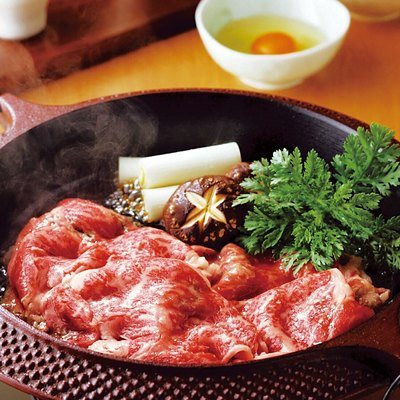 選べるグルメ50選 20,000円コースの誌面より（16ページ）
