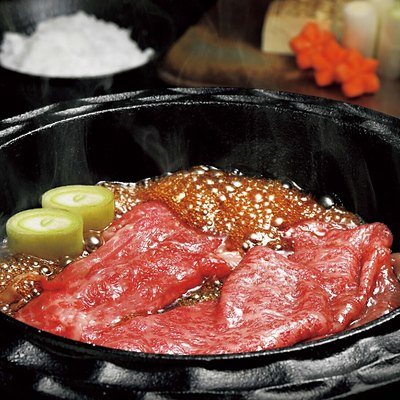 選べるグルメ50選 8,000円コースの誌面より（16ページ）