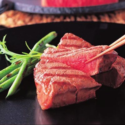 選べる国産和牛 50,000円コースの誌面より（32ページ）