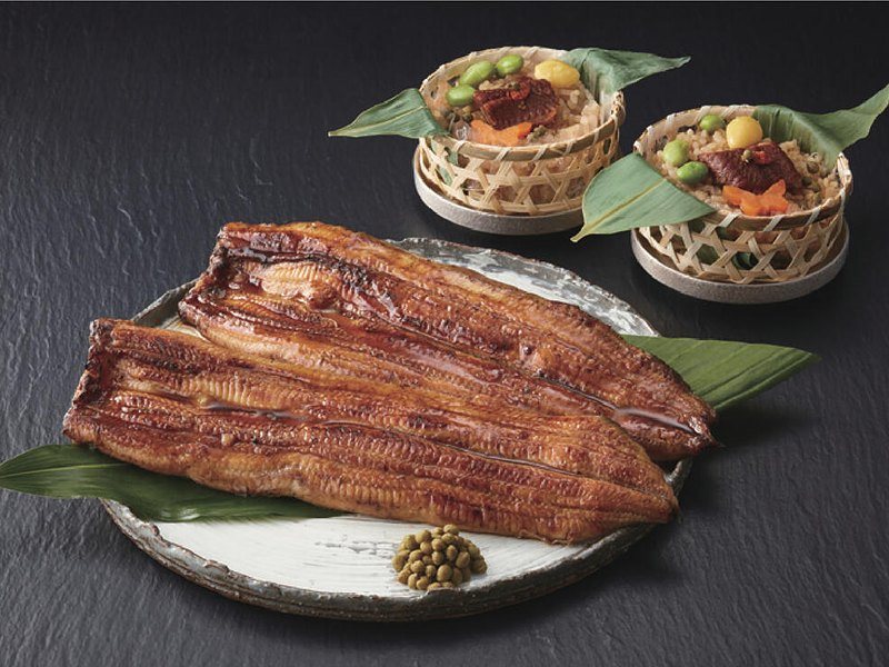 〈京料理 美濃吉〉料理屋の鰻蒲焼と鰻の飯蒸し（家庭画報 21,000円コース掲載）
