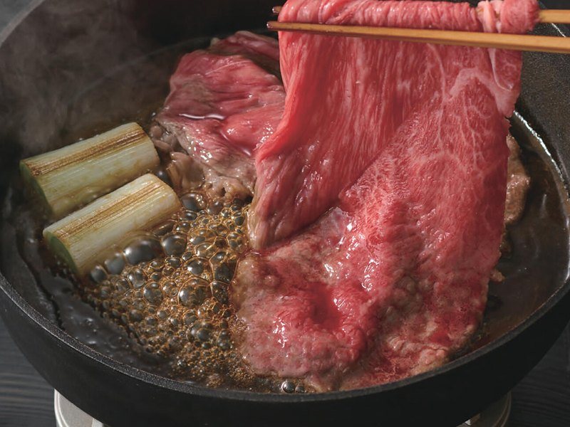 〈松阪牛〉すき焼き用（日本のおいしい食べ物 21,000円コース掲載）