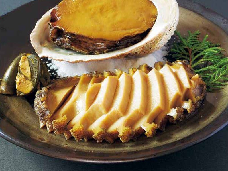 〈かいや〉黒あわび煮貝・あわび磯煮（日本の贈り物 50,900円コース掲載）