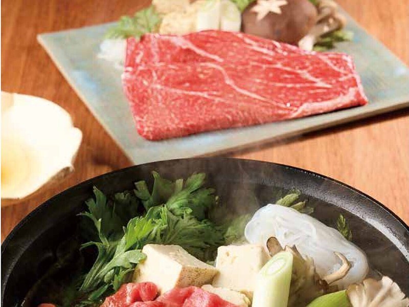 〈くまもとあか牛〉すき焼用・しゃぶしゃぶ用・焼肉用（おいしいお肉の贈り物 5,000円コース掲載）