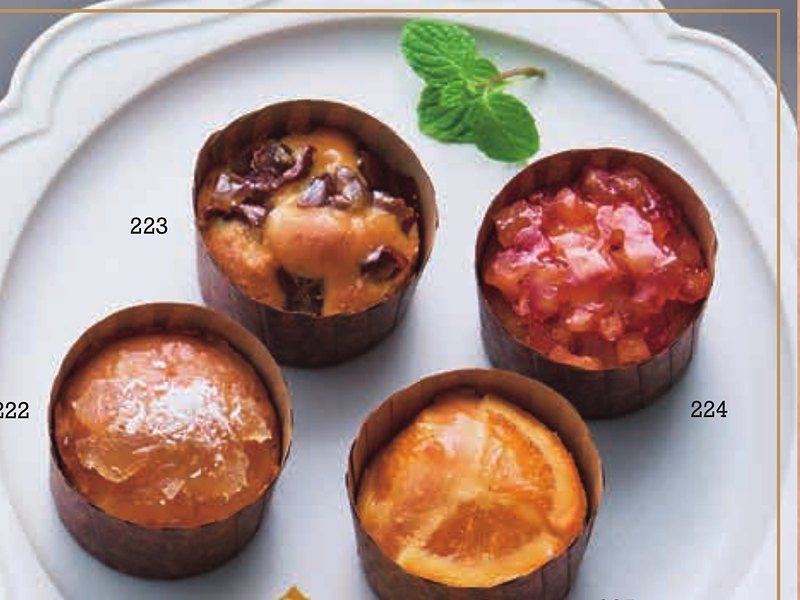 〈ホシフルーツ〉煌めき果実のカップケーキ（ペック 2,900円コース掲載）
