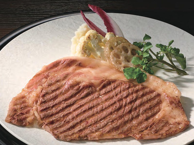 〈谷口ファーム〉ふらの和牛 ロースステーキ（とっておきのニッポンを贈る 10,900円コース掲載）