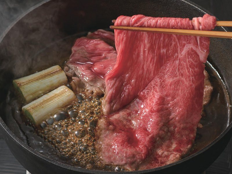 〈松阪牛〉すき焼き用（とっておきのニッポンを贈る 41,000円コース掲載）