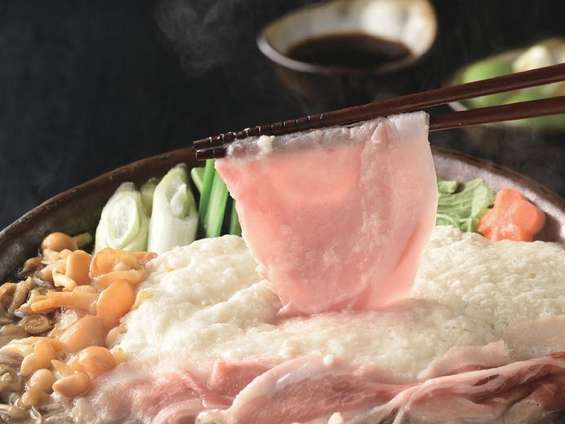 〈鹿児島県産黒豚〉黒豚とろろ鍋（uluao 12,900円コース掲載）