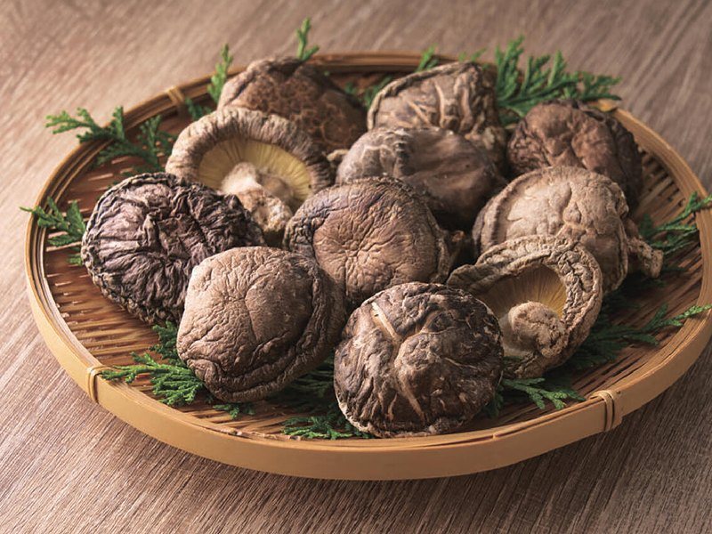 〈松岡椎茸生産販売〉大分産椎茸どんこ（uluao 5,900円コース掲載）