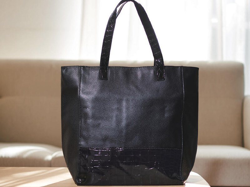 〈INDIVI〉トートバッグ（uluao 5,900円コース掲載）