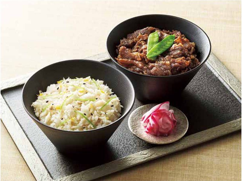 〈京都炭屋旅館〉国産牛しぐれ煮丼と鯛ごはん（ウェディング ティアラ 10,900円コース掲載）
