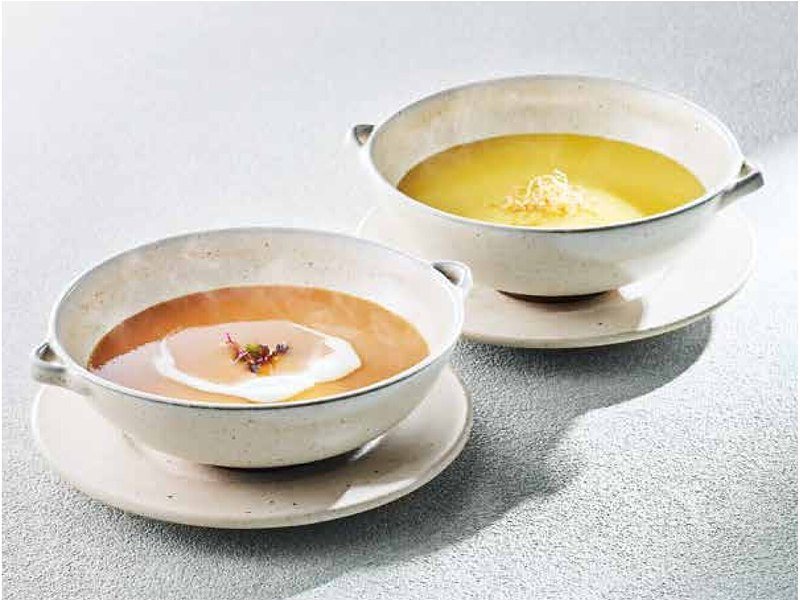 〈なだ万〉和風スープ（ウェディング ティアラ 3,400円コース掲載）