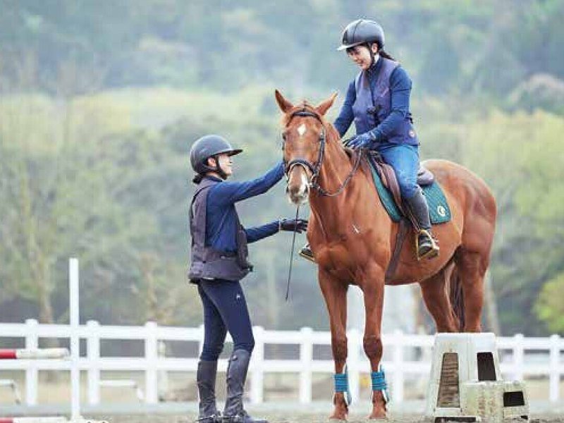 〈乗馬クラブクレイン〉乗馬レッスン2回コース（ウェディング ティアラ 4,400円コース掲載）