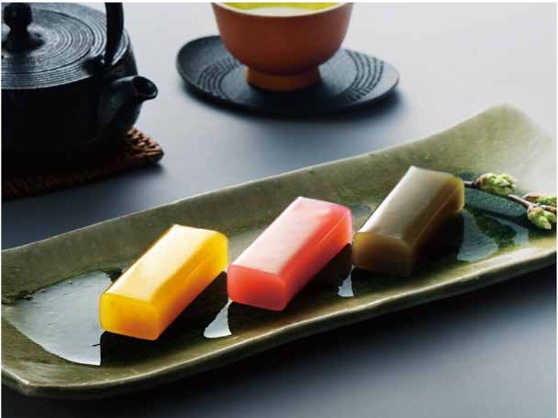 〈鶴屋八幡〉一口羊羹詰合せ（ウェディング ティアラ 4,900円コース掲載）