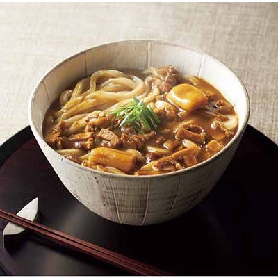 ウェディング ティアラ 4,900円コースの誌面より（307ページ）