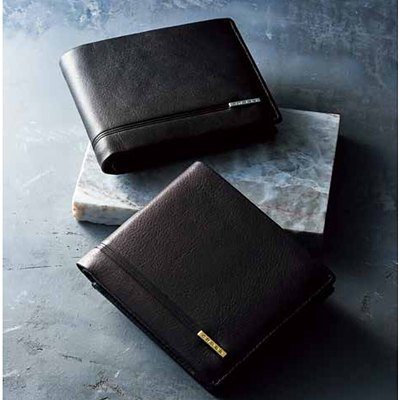 ウェディング ティアラ 7,900円コースの誌面より（17ページ）