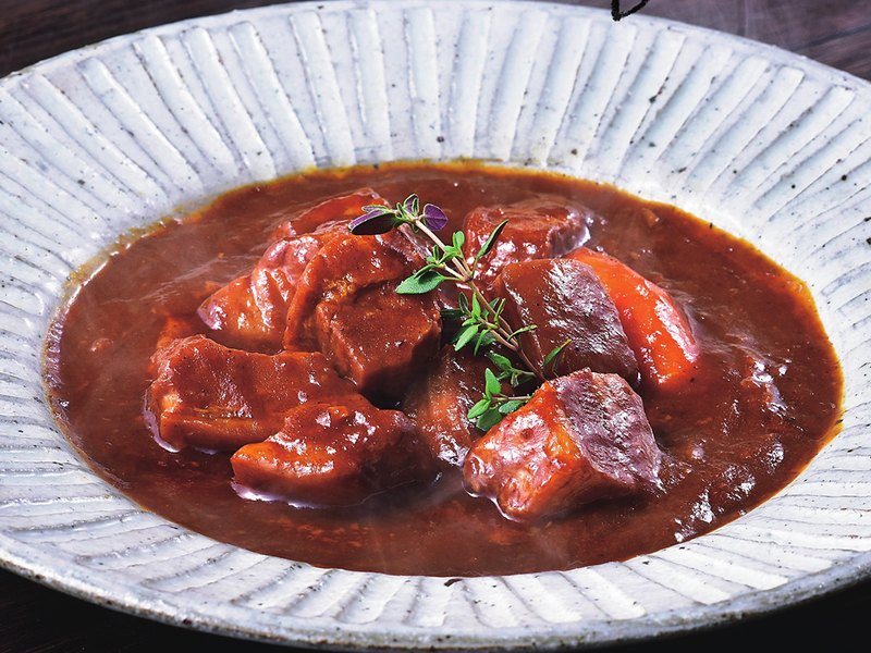 〈角煮家こじま〉フレンチ風角煮切り落とし（やさしいごちそう 2,200円コース掲載）
